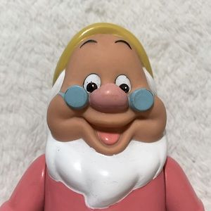 Doc of the seven dwarfs Disney